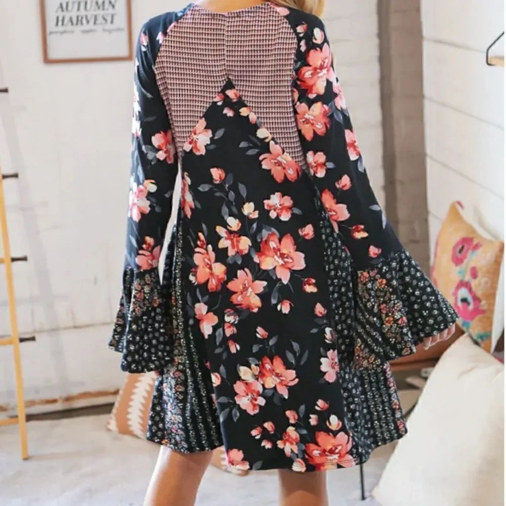 Boho Black Floral Two Tone Color Block Floral Flowing Long Bell Sleeves Dress - Picture 4 of 7